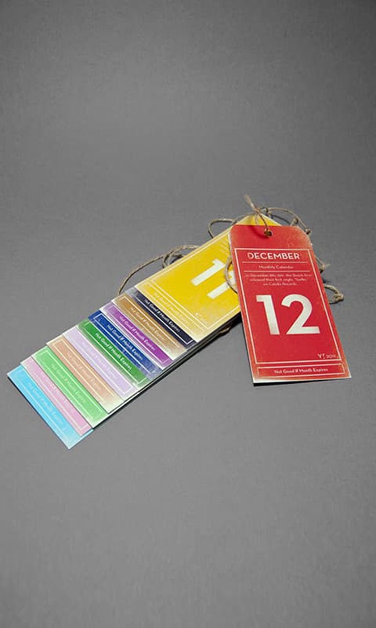 Different colored daily calendar hang tag examples.