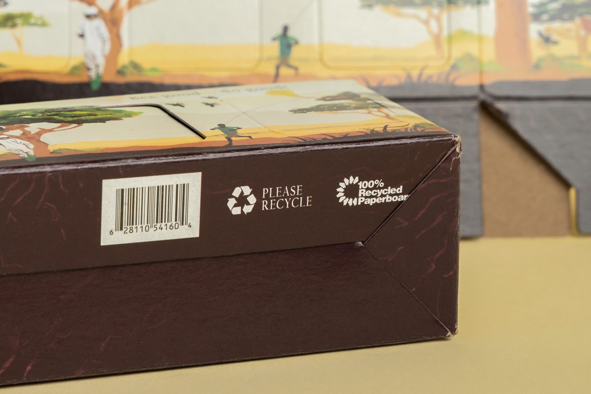 Image illustrating how to choose the right paper for your printing project showing the bottom of a box made of recycled paperboard.